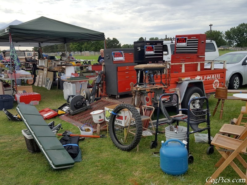 Kennewick Giant Swap Meet