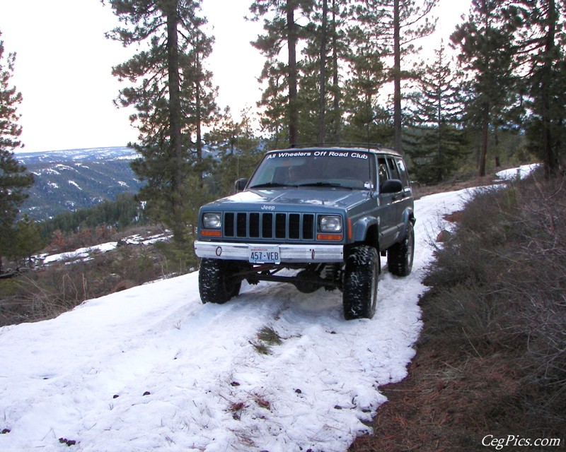 Photos: Checking the snow level at the Ahtanum State Forest 3