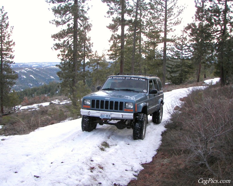 Photos: Checking the snow level at the Ahtanum State Forest 5